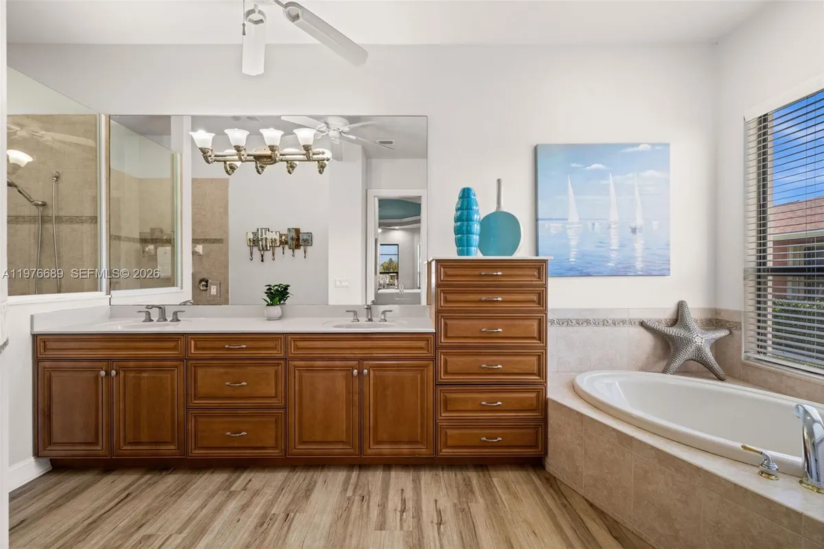 5205 Tamiami CT, Cape Coral FL 33904