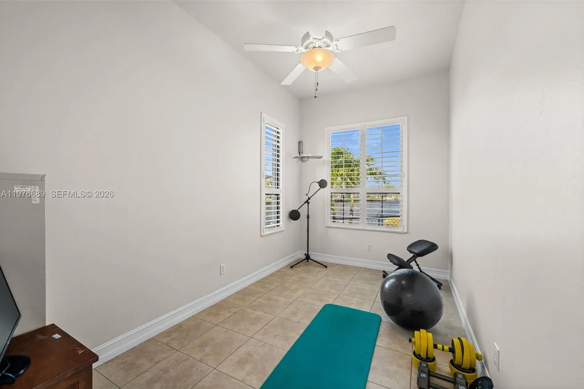 5205 Tamiami CT, Cape Coral FL 33904