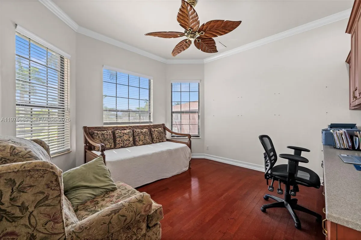 5205 Tamiami CT, Cape Coral FL 33904