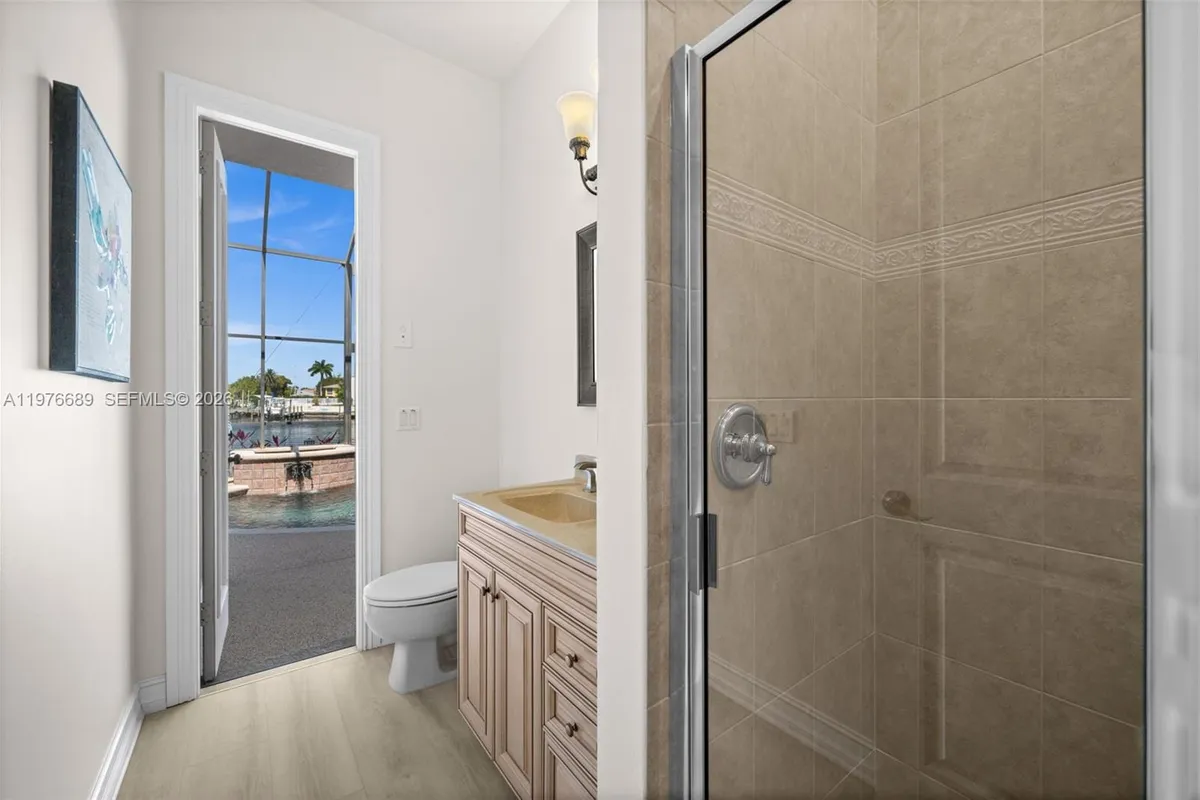 5205 Tamiami CT, Cape Coral FL 33904