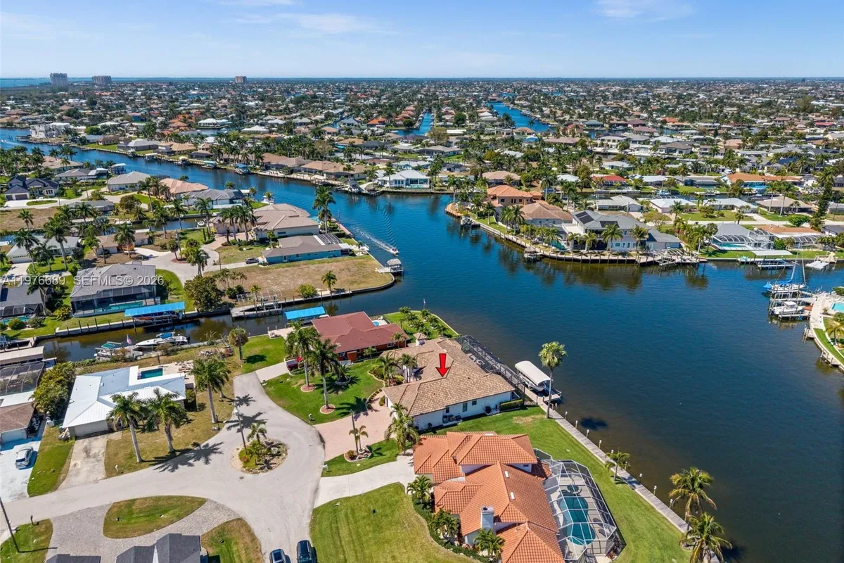 5205 Tamiami CT, Cape Coral FL 33904