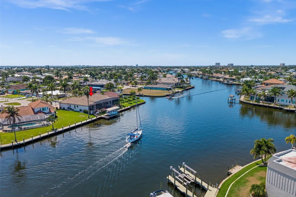 5205 Tamiami CT, Cape Coral FL 33904