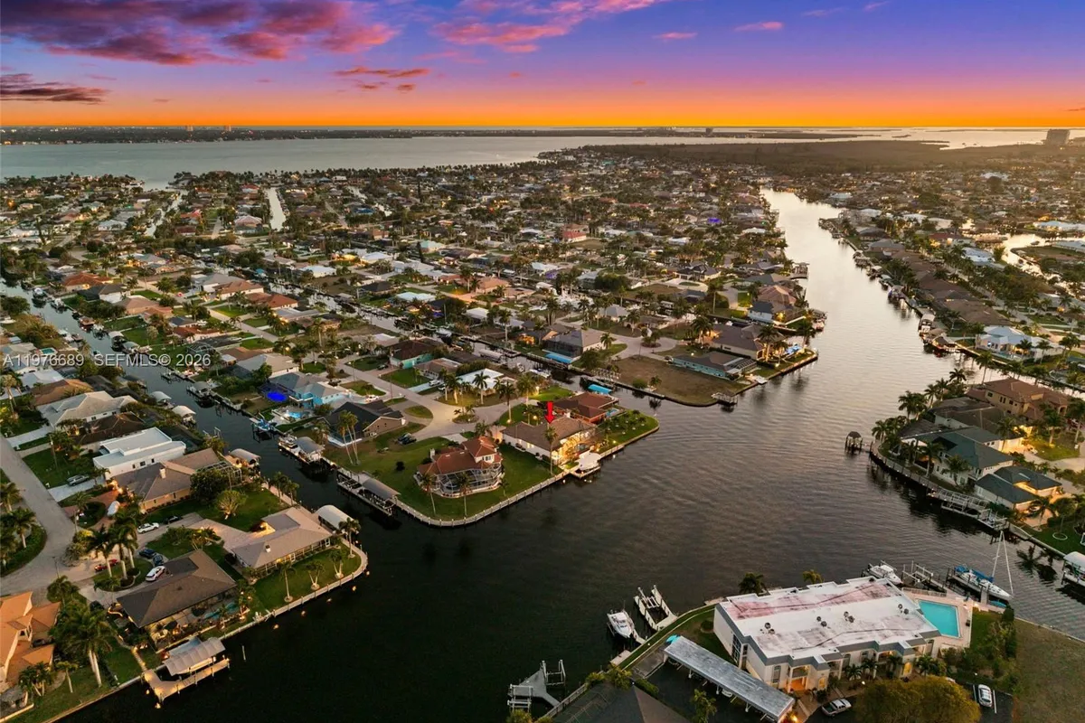 5205 Tamiami CT, Cape Coral FL 33904