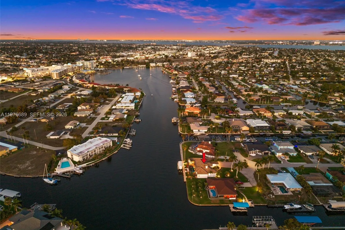 5205 Tamiami CT, Cape Coral FL 33904