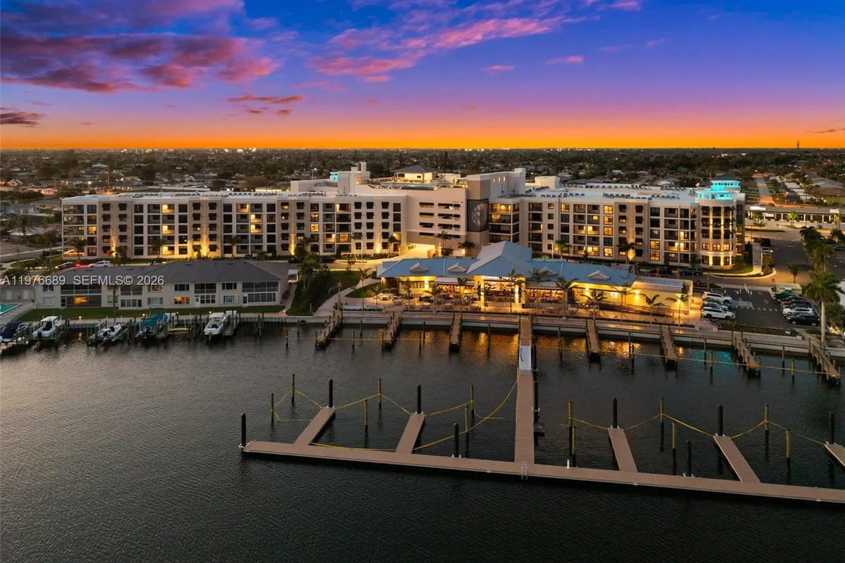 5205 Tamiami CT, Cape Coral FL 33904