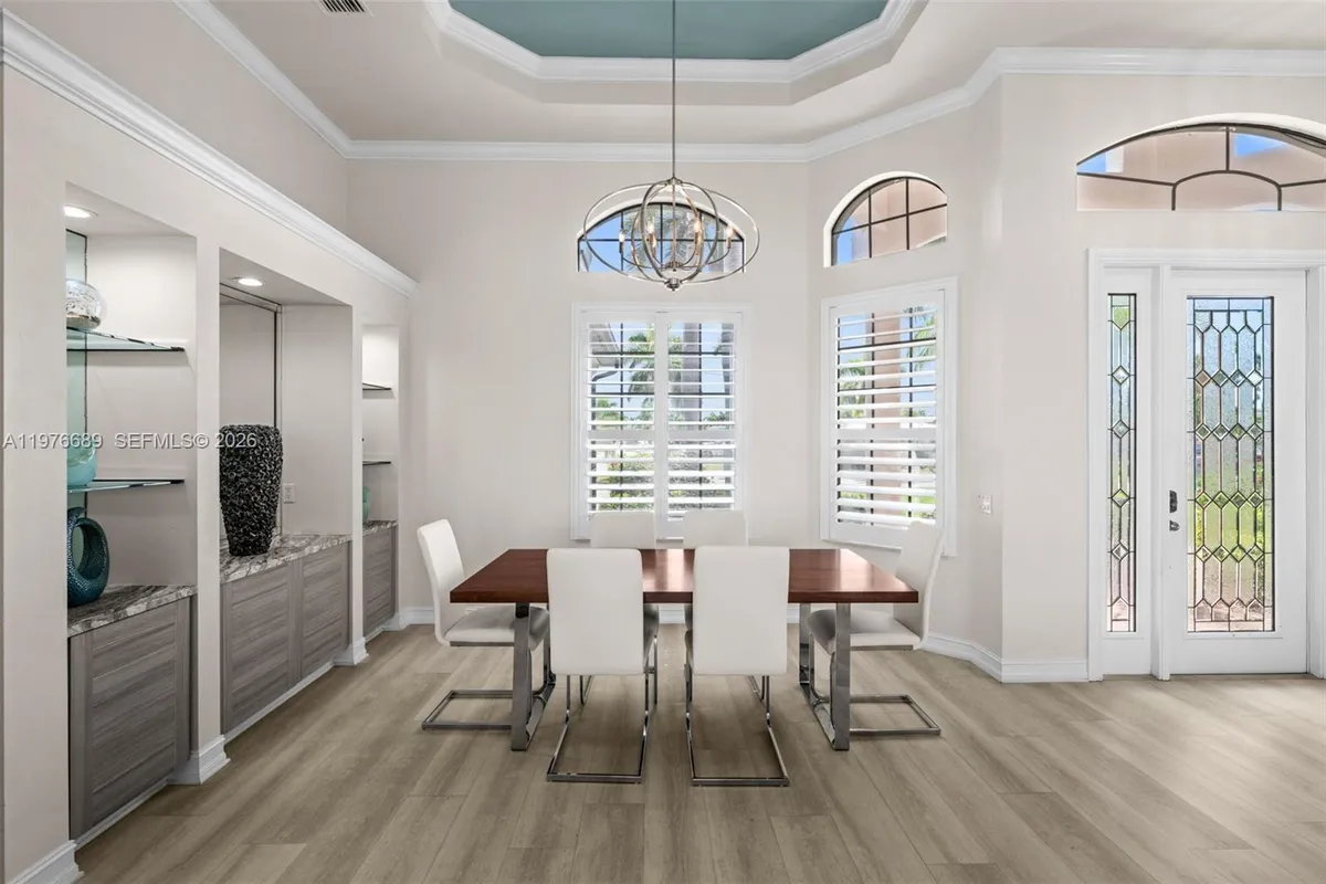 5205 Tamiami CT, Cape Coral FL 33904