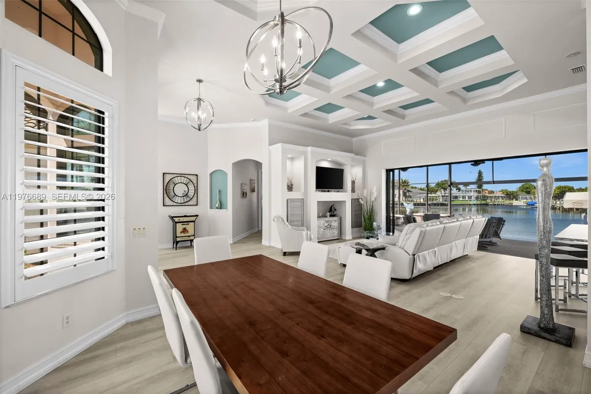 5205 Tamiami CT, Cape Coral FL 33904