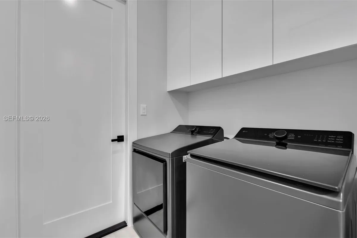 910 NW 36, Cape Coral FL 33993