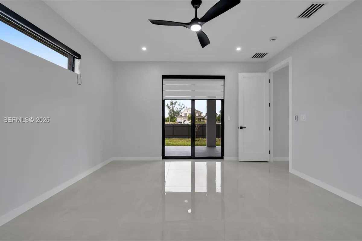 910 NW 36, Cape Coral FL 33993