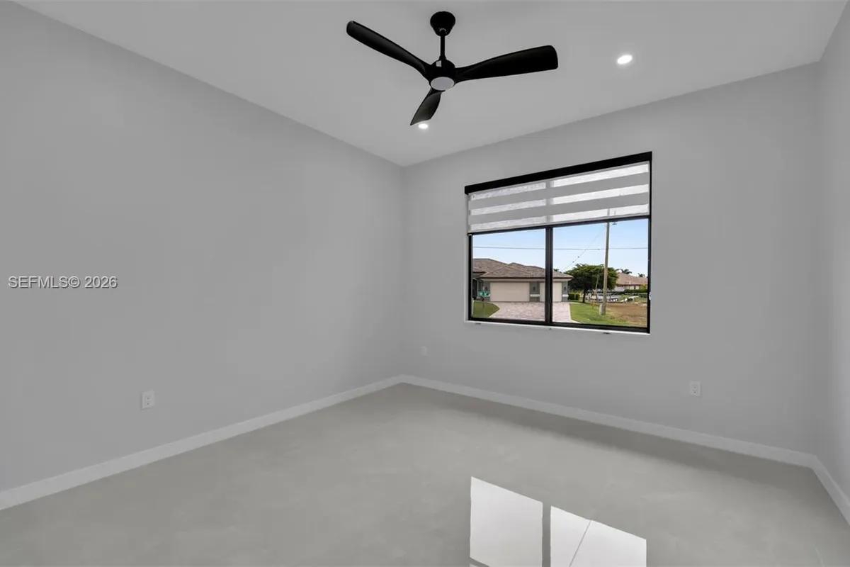 910 NW 36, Cape Coral FL 33993