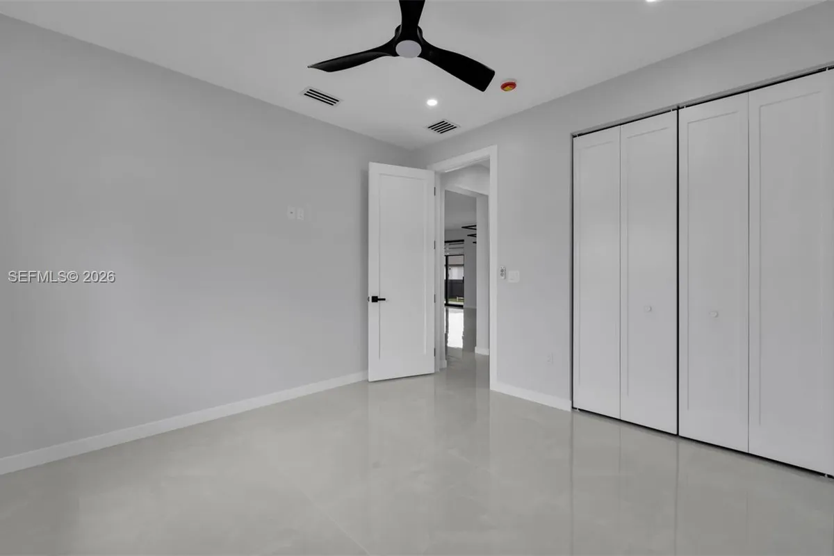 910 NW 36, Cape Coral FL 33993