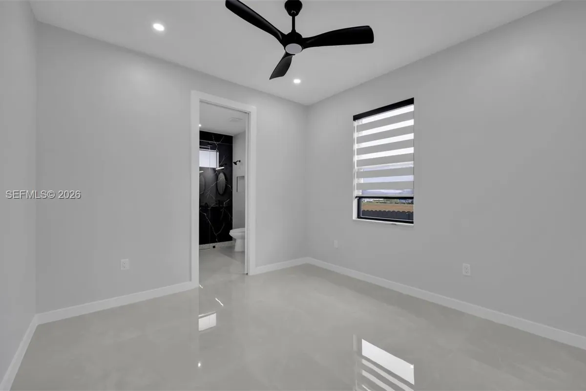 910 NW 36, Cape Coral FL 33993