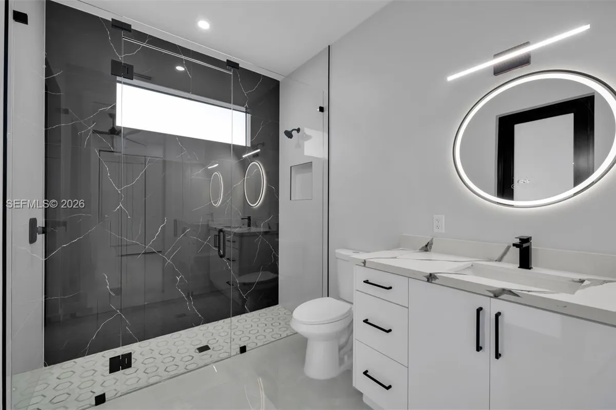 910 NW 36, Cape Coral FL 33993