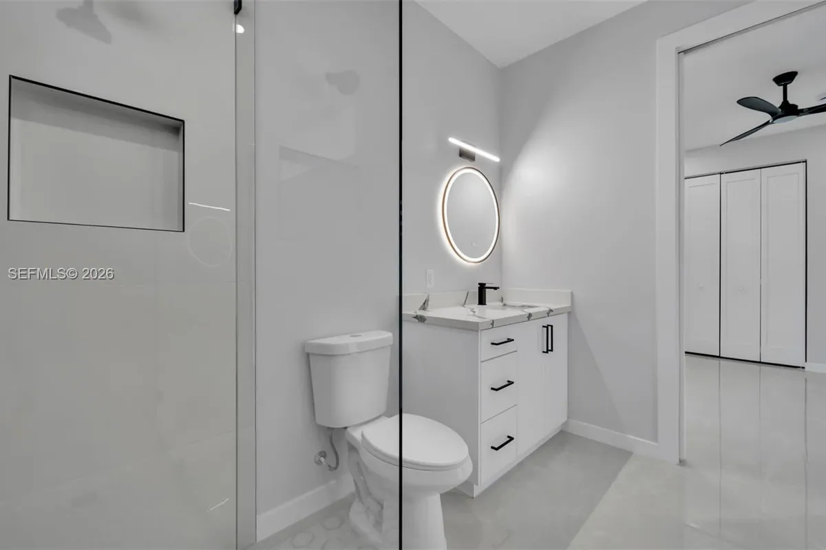 910 NW 36, Cape Coral FL 33993