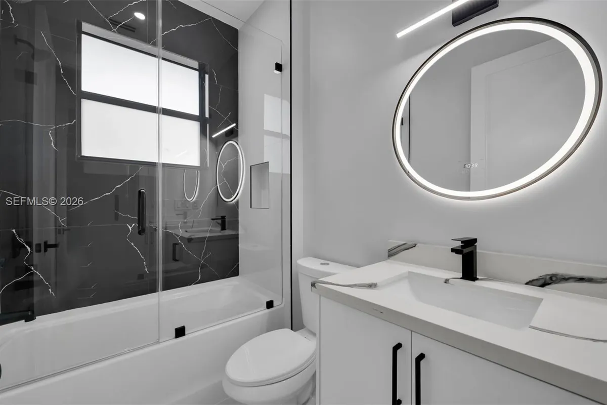 910 NW 36, Cape Coral FL 33993