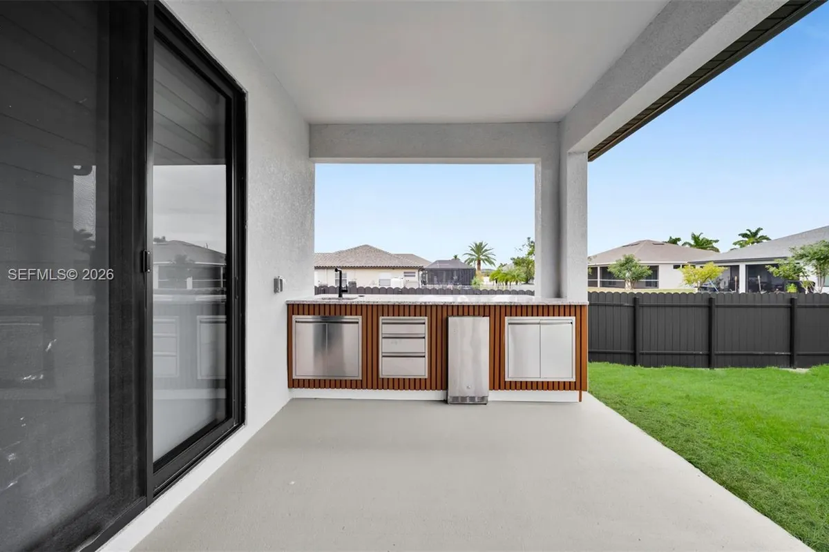 910 NW 36, Cape Coral FL 33993