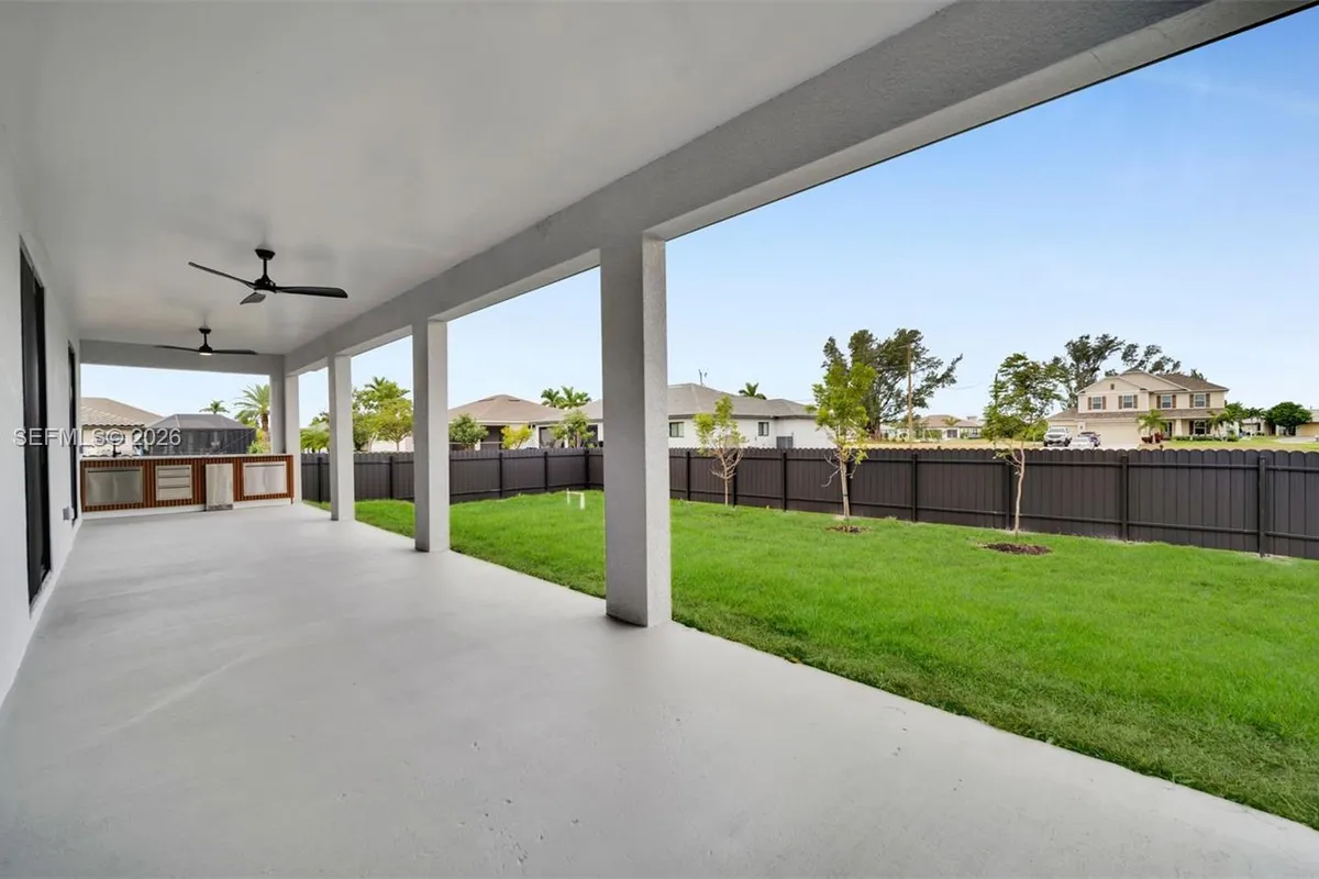 910 NW 36, Cape Coral FL 33993