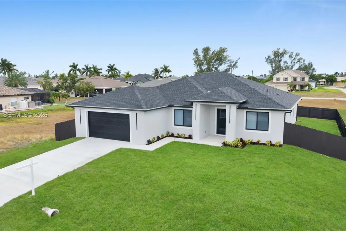 910 NW 36, Cape Coral FL 33993