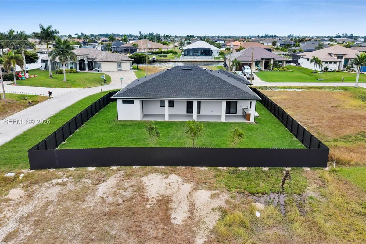 910 NW 36, Cape Coral FL 33993