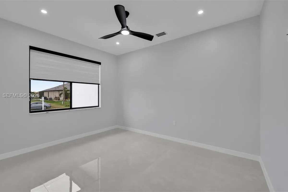 910 NW 36, Cape Coral FL 33993