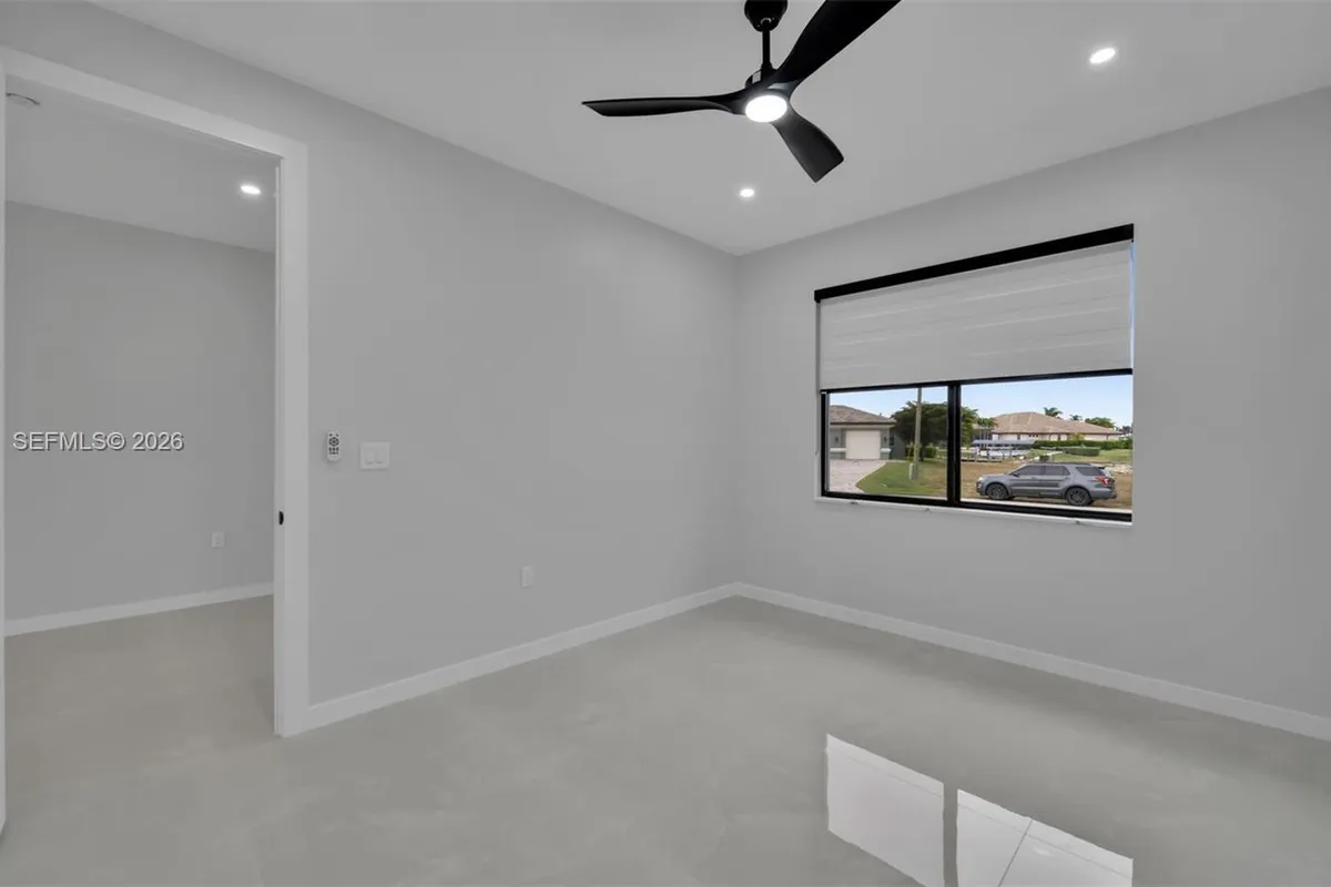 910 NW 36, Cape Coral FL 33993