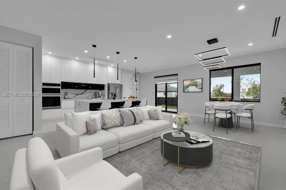 910 NW 36, Cape Coral FL 33993