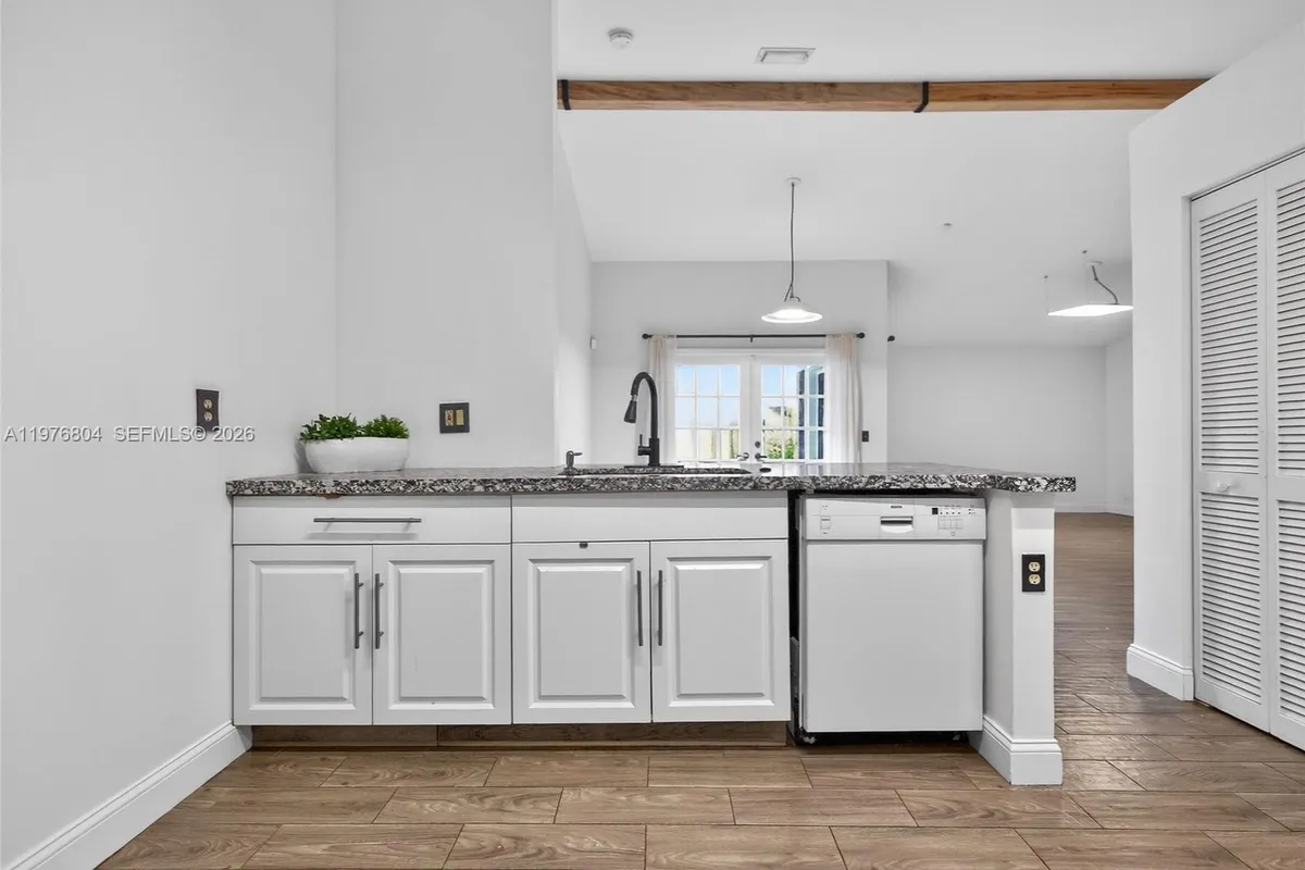 336 S Ketch Dr, Sunrise FL 33326