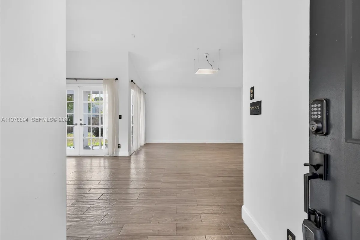 336 S Ketch Dr, Sunrise FL 33326