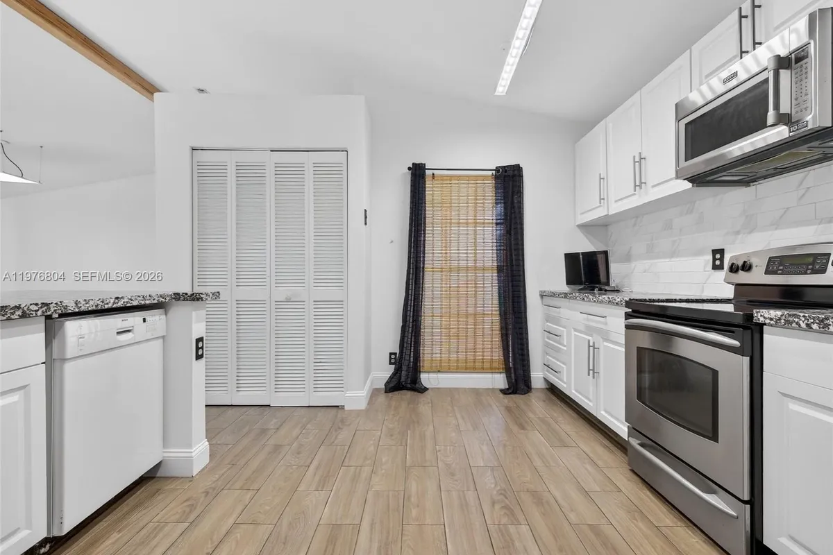 336 S Ketch Dr, Sunrise FL 33326