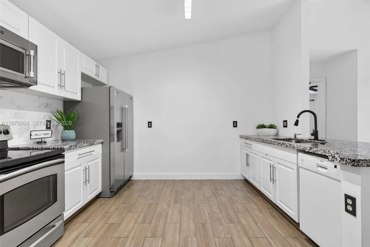 336 S Ketch Dr, Sunrise FL 33326