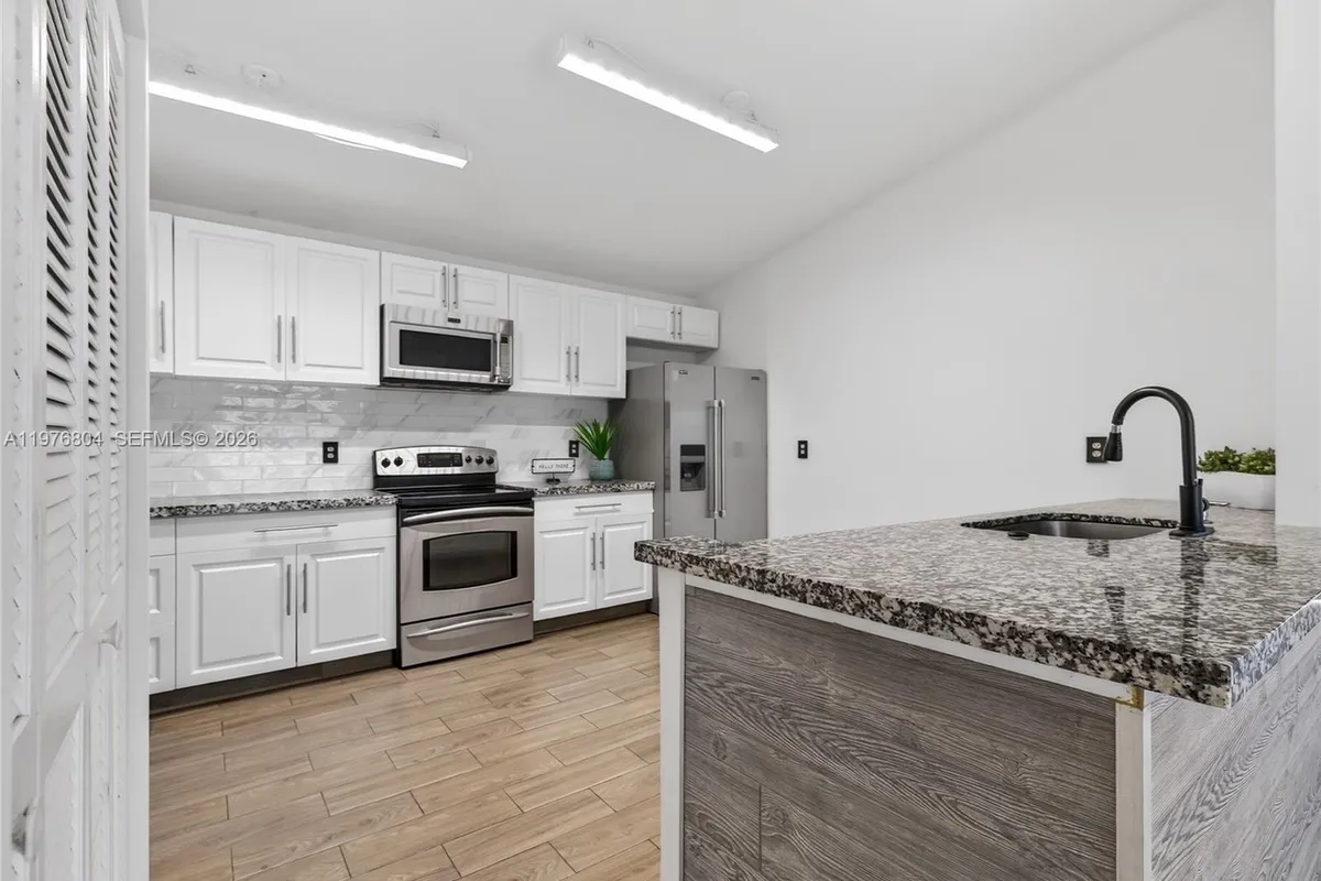 336 S Ketch Dr, Sunrise FL 33326