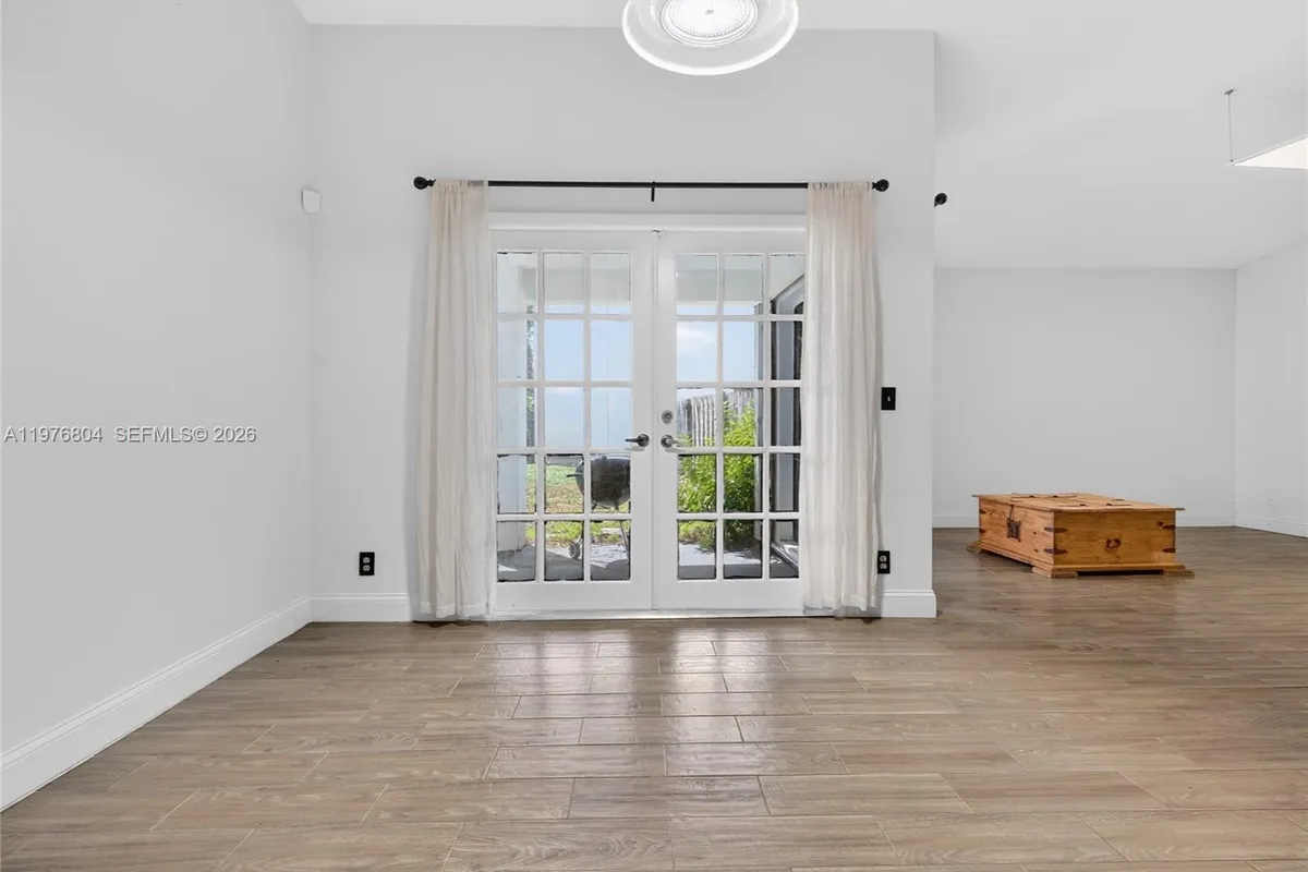 336 S Ketch Dr, Sunrise FL 33326