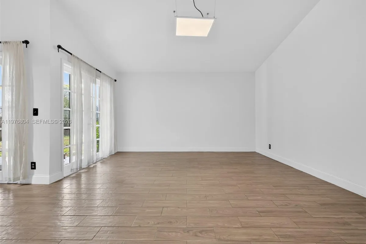 336 S Ketch Dr, Sunrise FL 33326