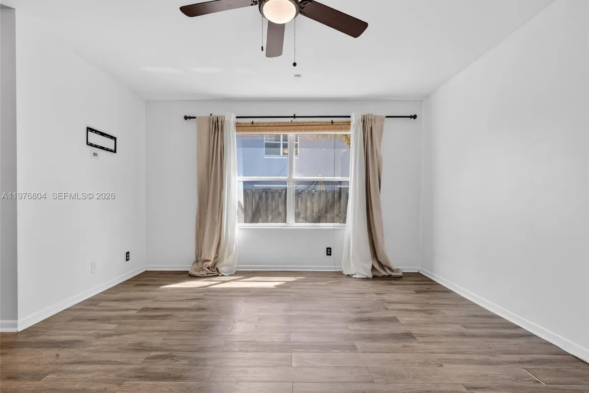 336 S Ketch Dr, Sunrise FL 33326