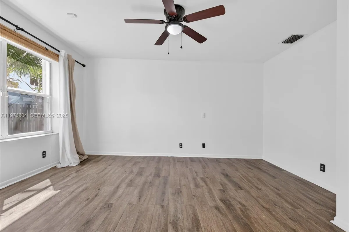 336 S Ketch Dr, Sunrise FL 33326