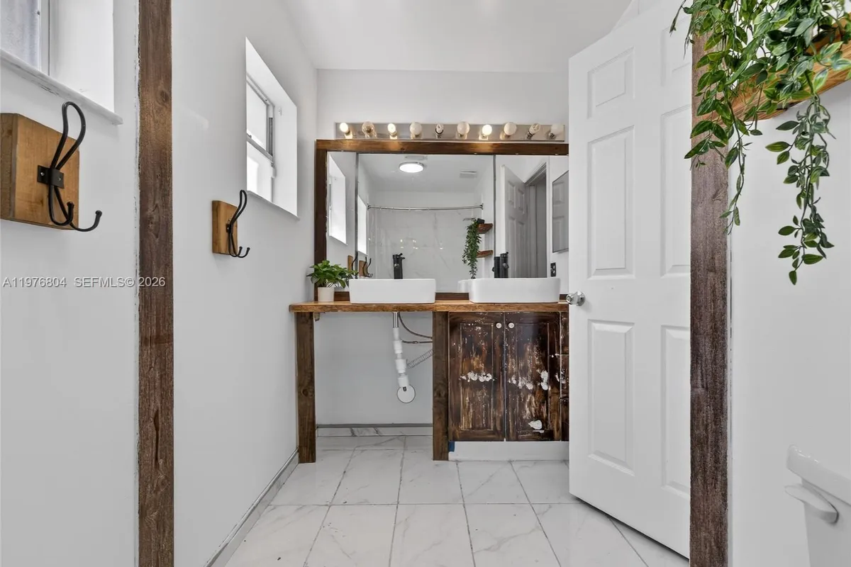 336 S Ketch Dr, Sunrise FL 33326