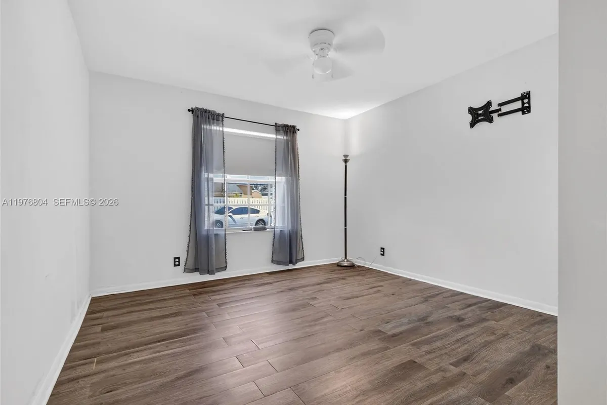 336 S Ketch Dr, Sunrise FL 33326