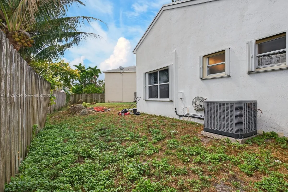 336 S Ketch Dr, Sunrise FL 33326