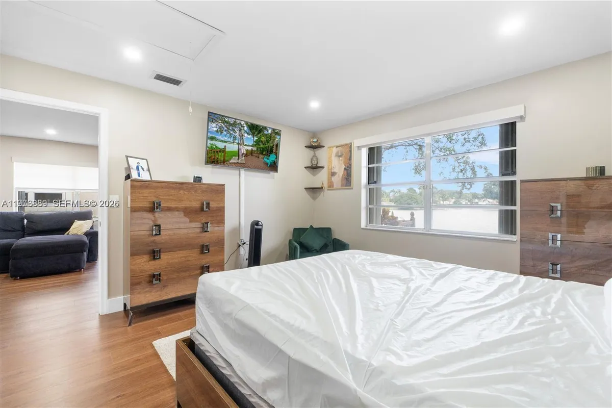 796 Banks Rd, Coconut Creek FL 33063