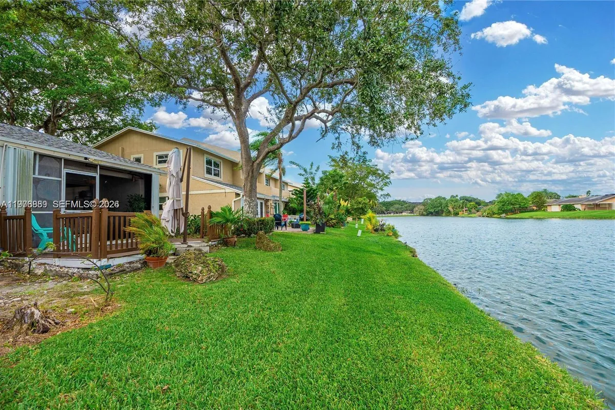 796 Banks Rd, Coconut Creek FL 33063