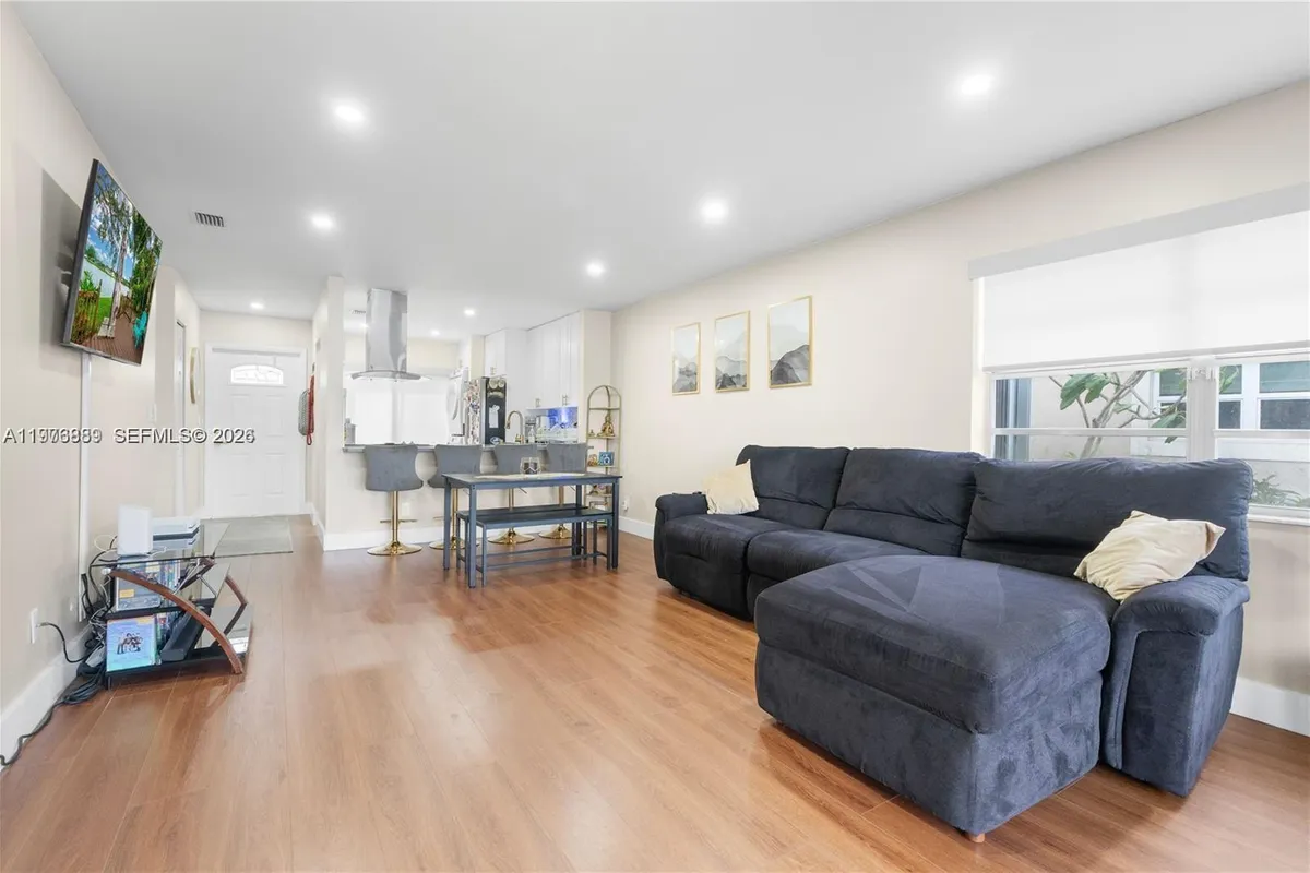 796 Banks Rd, Coconut Creek FL 33063