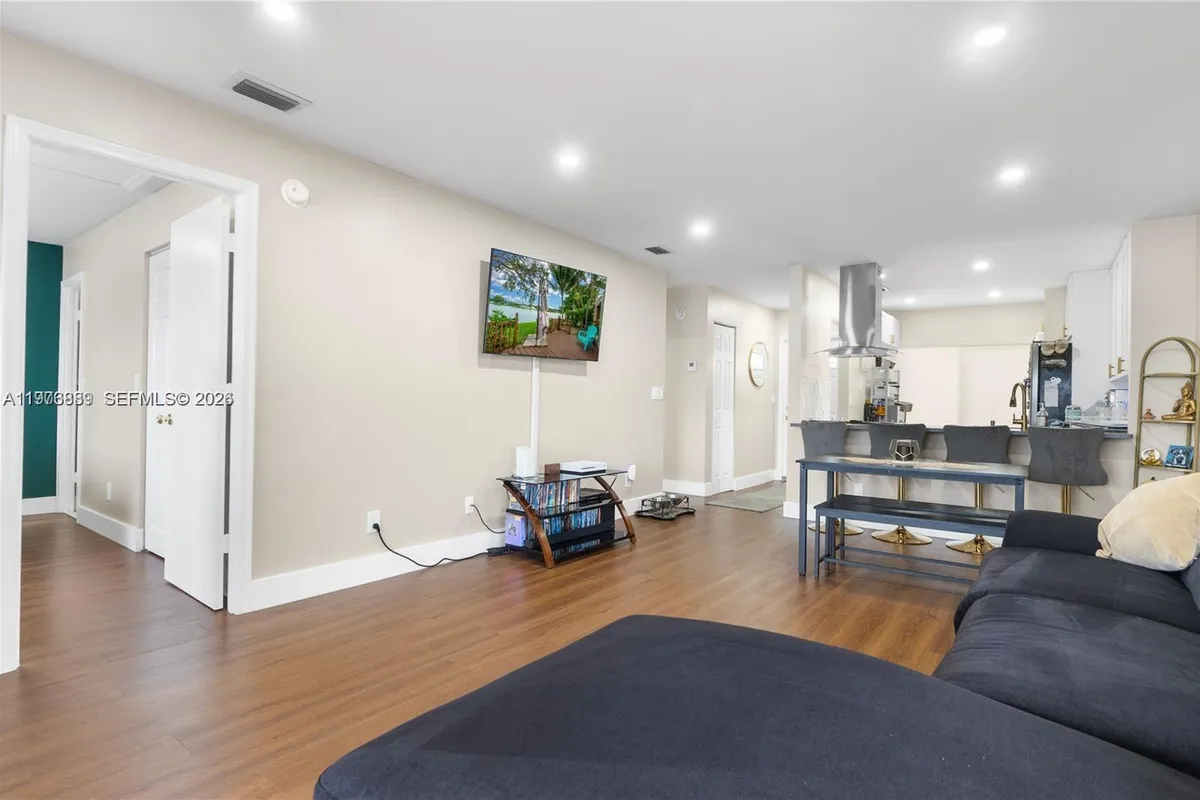 796 Banks Rd, Coconut Creek FL 33063