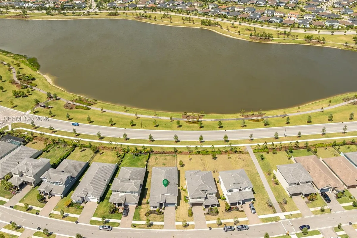 19510 Broad Shore Walk, Loxahatchee FL 33470