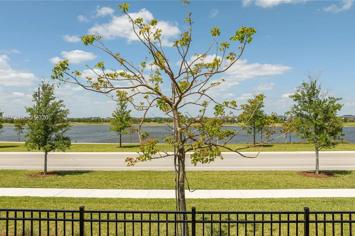 19510 Broad Shore Walk, Loxahatchee FL 33470