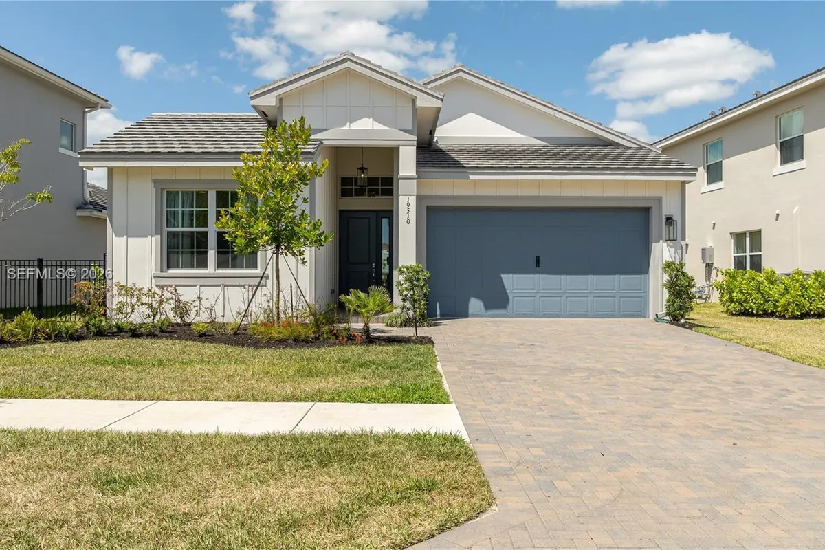 19510 Broad Shore Walk, Loxahatchee FL 33470