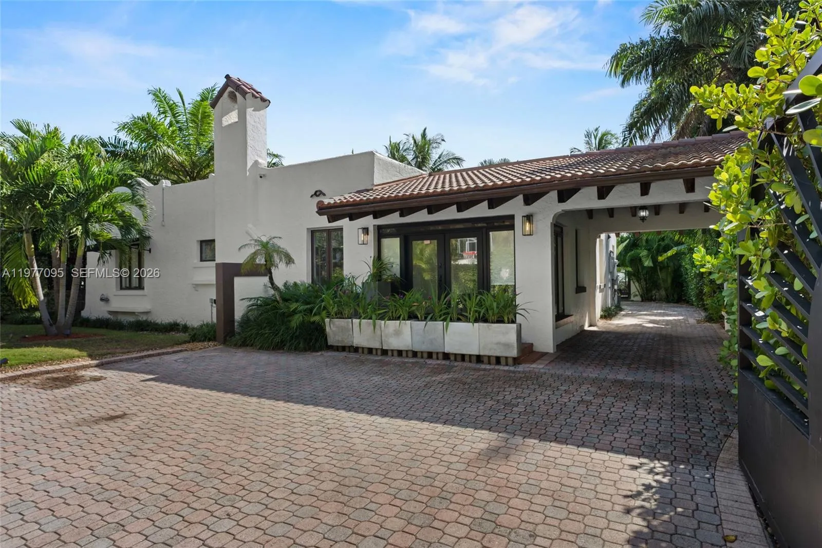 1028 NE 84th St, Miami FL 33138