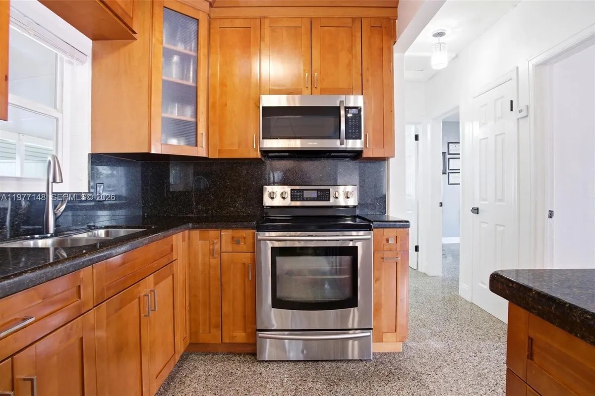 1455 NE 180th St, North Miami Beach FL 33162