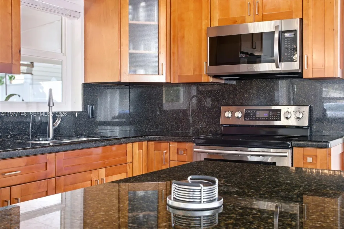 1455 NE 180th St, North Miami Beach FL 33162