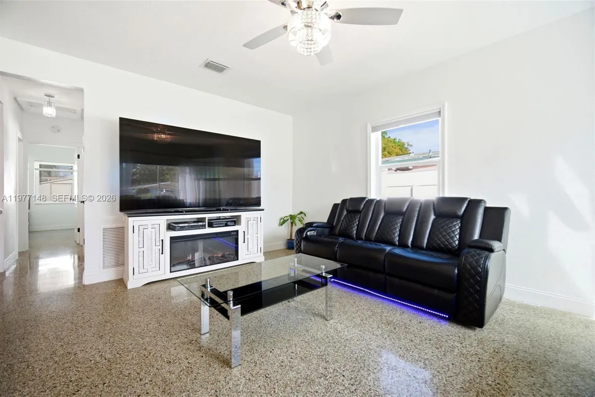 1455 NE 180th St, North Miami Beach FL 33162