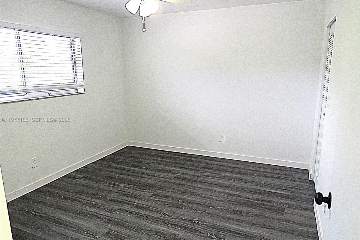 3591 Inverrary Dr # 203, Lauderhill FL 33319